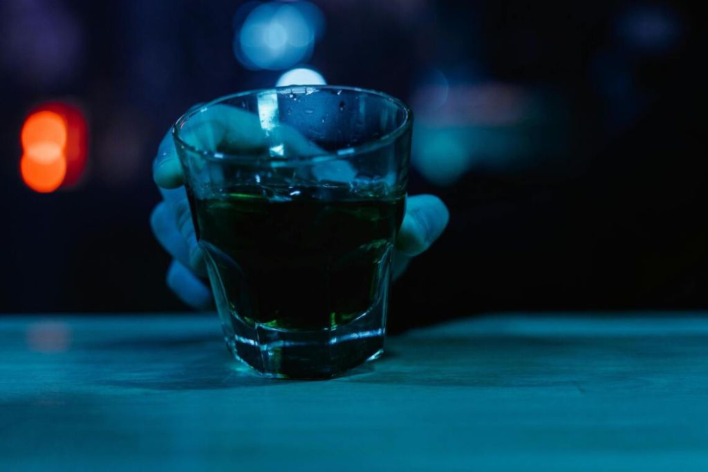 Broj smrtnih slučajeva od trovanja alkoholom u Rusiji porastao na 25