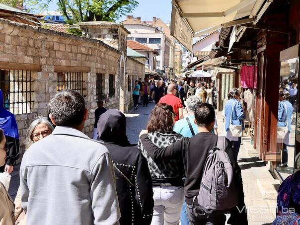 Broj turista u FBiH u aprilu povećan za skoro 80 posto u odnosu na mart