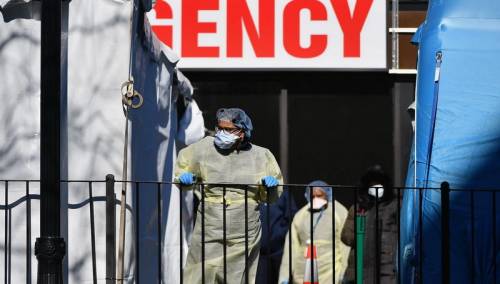 Broj umrlih od korone premašio pet miliona