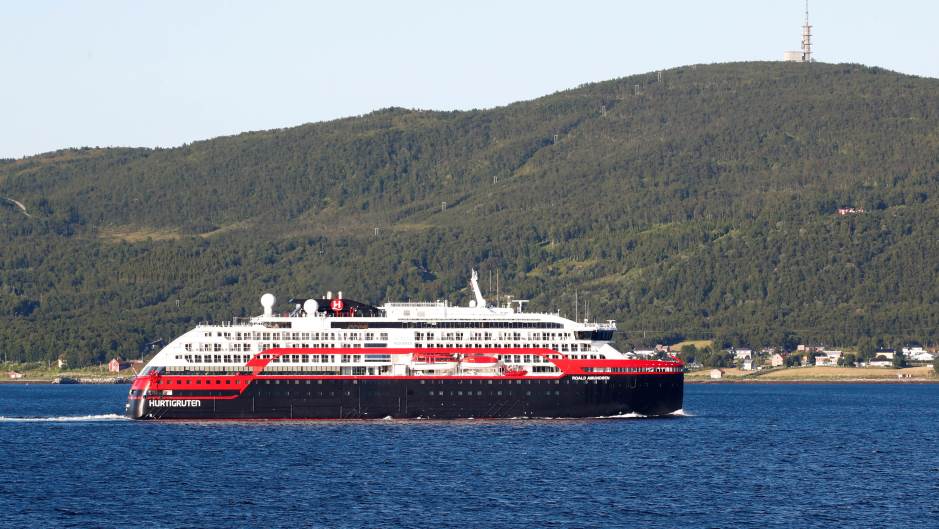 Broj zaraženih koronavirusom na norveškom kruzeru dostigao 43