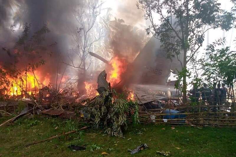 Broj žrtava nakon pada filipinskog vojnog aviona povećan na 50