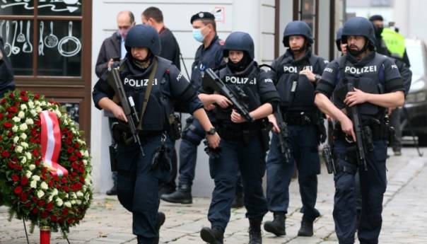 Broj žrtava u terorističkom napadu u Beču popeo se na pet