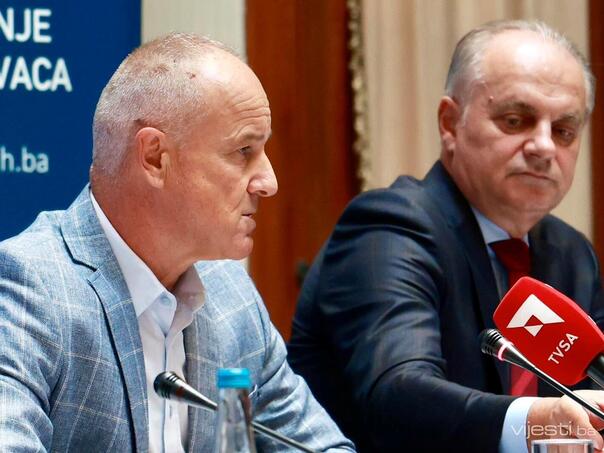 Brojke ogolile nepravdu: Privatni sektor stvara, javni troši!
