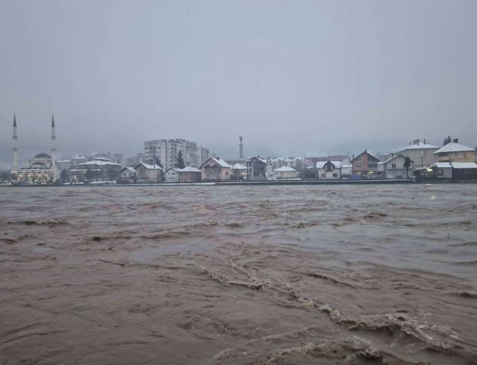 Brojne intervencije zbog posljedica poplava u Goraždu, vodosnabdijevanje prioritet