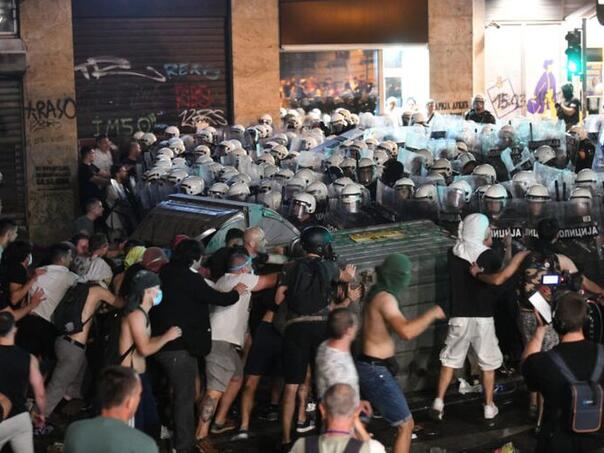 Brojne osude: Vučićeva policija jučer tukla i novinare