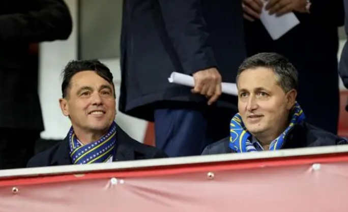 Brojne poznate ličnosti bodre Zmajeve sa tribina