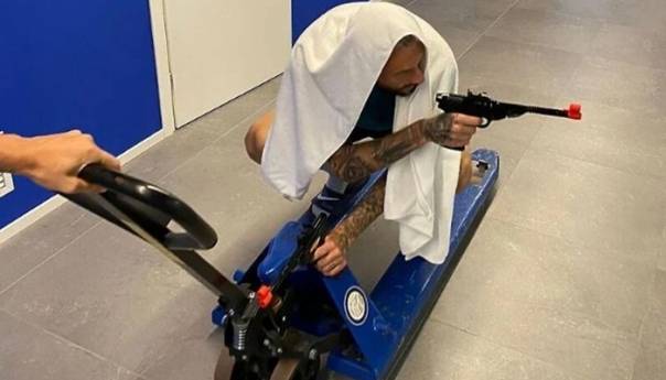 Brozović se opet šali na Instagramu: "Barella, gdje si?"