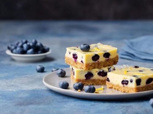 Brzi ljetni osvježavajući kolač s borovnicama za samo 15 minuta pripreme