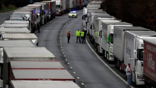 Brzi testovi za vozače blokiranih britanskih kamiona