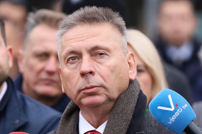Lukić u bolnici, odbrana Dodika zatražila odgađanje ročišta