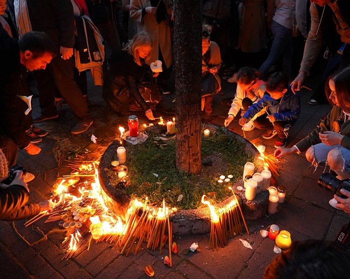 'Buđenjem' se obilježava godišnjica masakra u beogradskoj školi 'Vladislav Ribnikar'