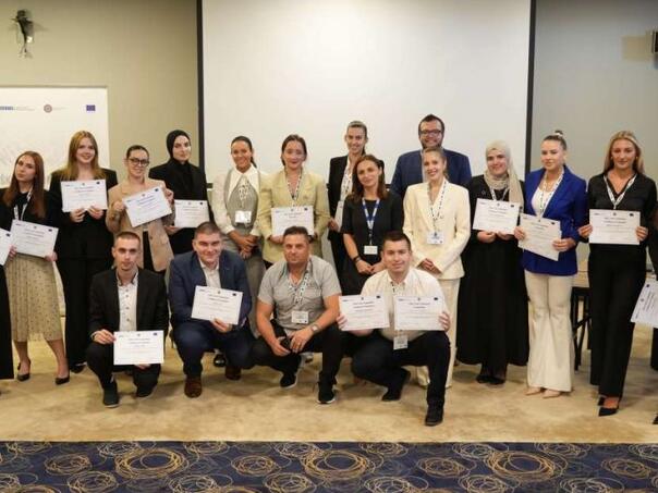 Budući pravnici uče o zaštiti slobode medija: Završena peta Škola medijskog prava