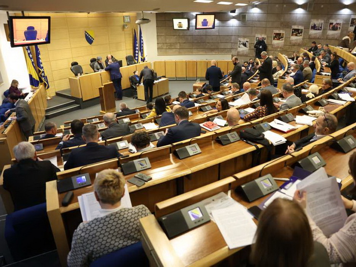 Budžet na dnevnom redu, opozicija osporava legalnost ponašanja većine
