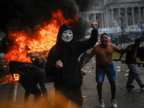 Buenos Aires u plamenu, grad je 'bojno polje'