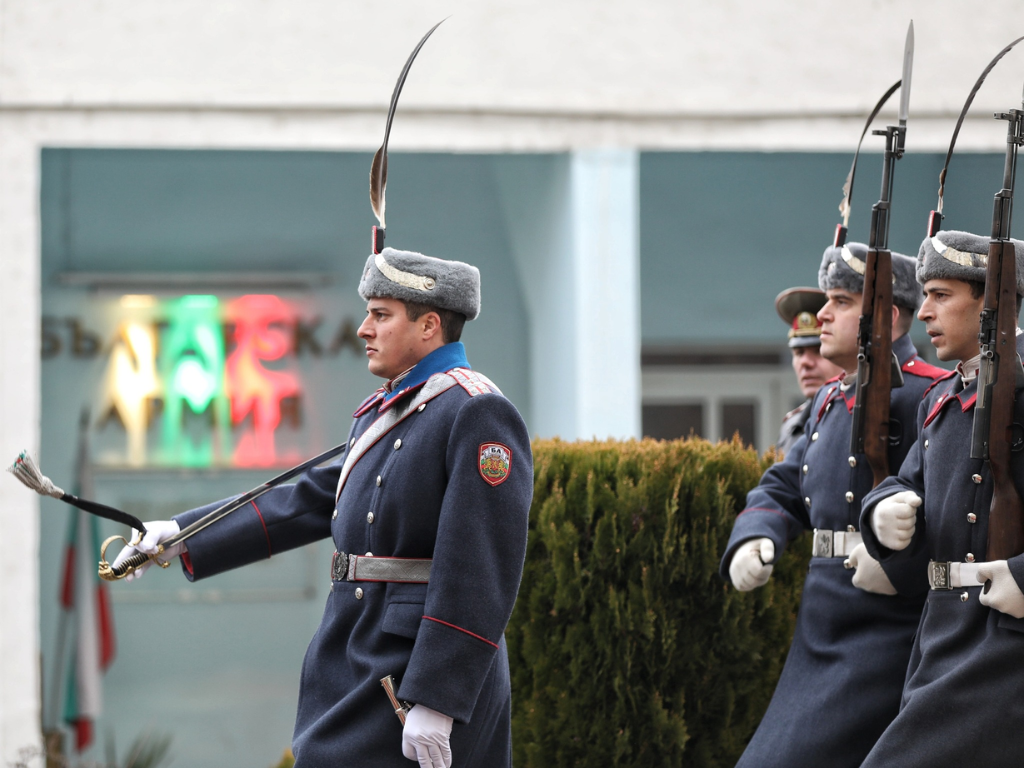 Bugarska se priprema: Pozivi na mobilizacionu provjeru, lovci F-16 na nebu