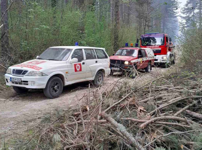 Bugojno: Šumski požar na lokalitetu Garački potok stavljen pod kontrolu