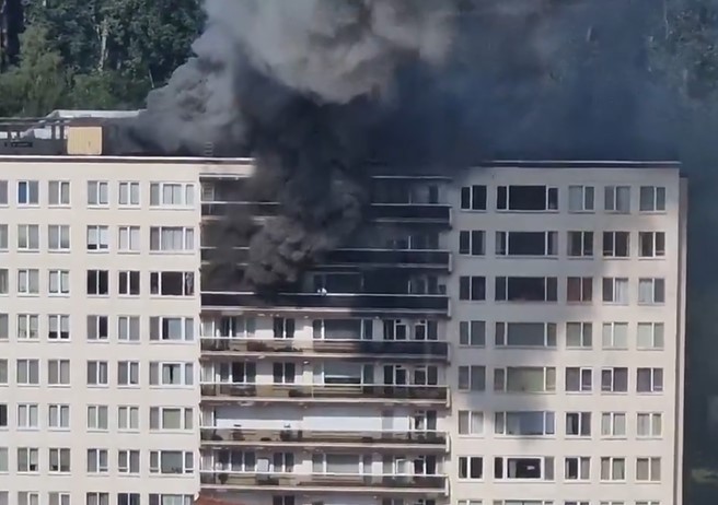 Buknuo požar u desetospratnici u Belgiji, evakuisana kompletna zgrada
