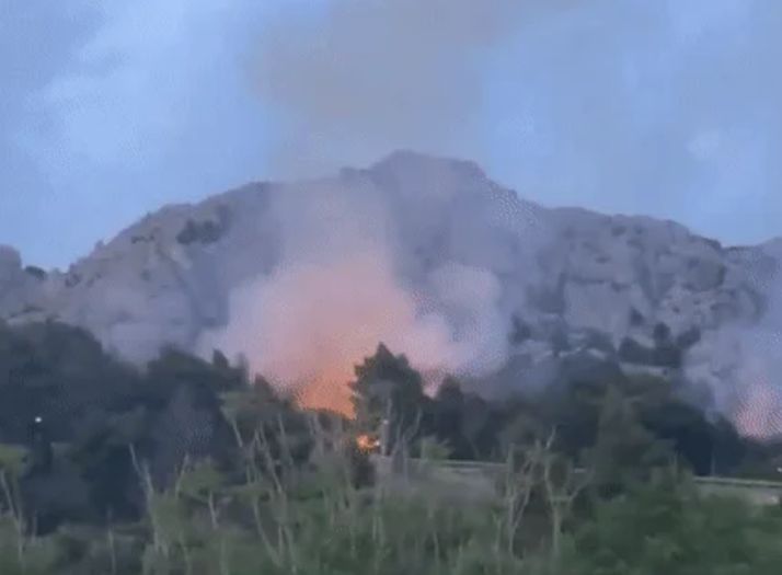 Bukte požari oko Makarske, sumnja se da su podmetnuti