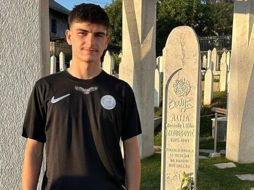 Buljubašić prije odlaska u Tursku posjetio mezar Alije Izetbegovića