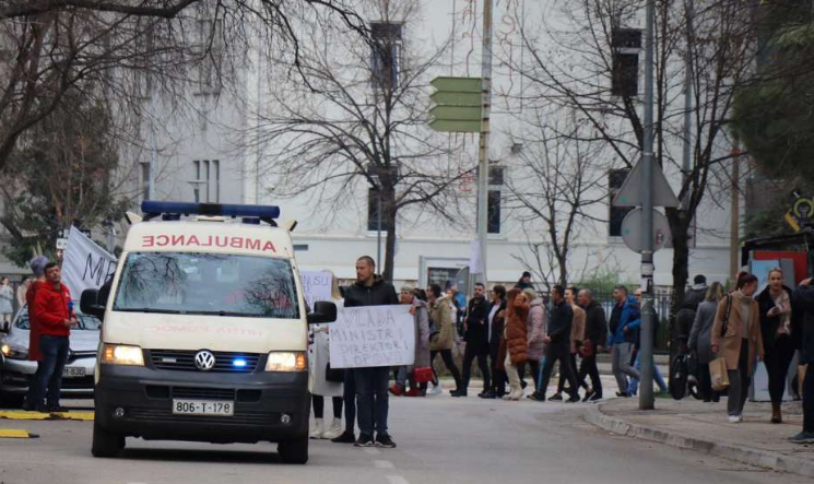 Bunt medicinara u HNK: Svi su dobili 1.080 KM osim nas, heroja u bijelom