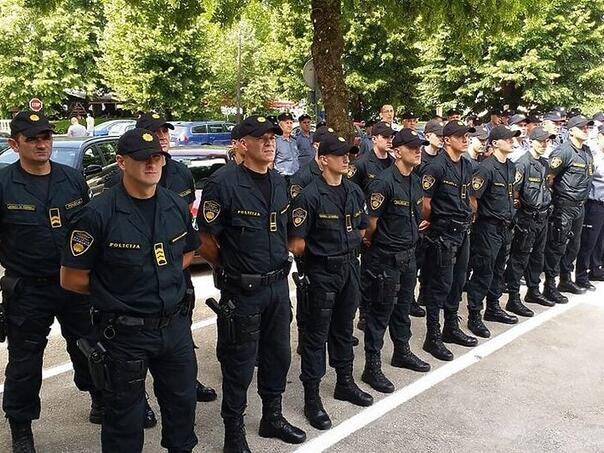 Bura u policiji USK zbog zabrane brade