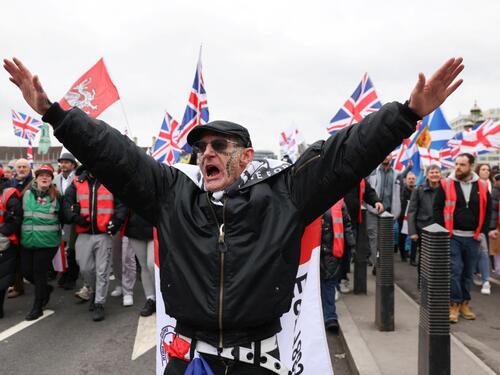 Buran dan u Londonu: Desničarski protesti i kontraskup protiv rasizma