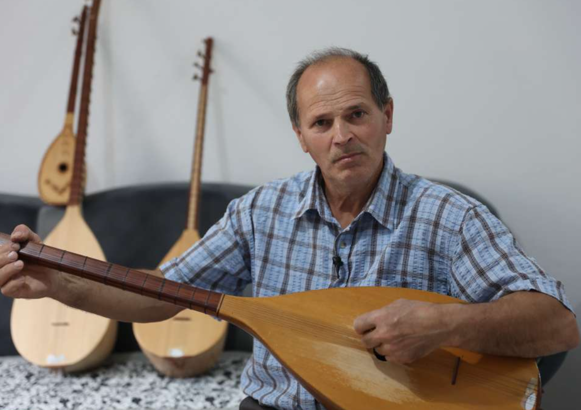 Bureković: Čovjeka saz i pjesma opuštaju