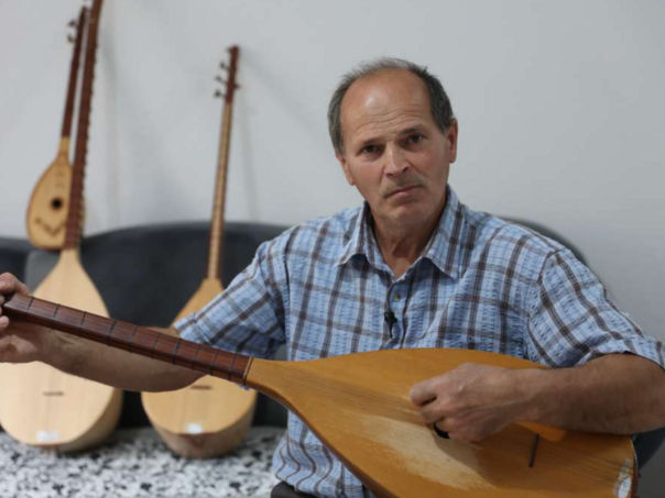 Bureković: Čovjeka saz i pjesma opuštaju