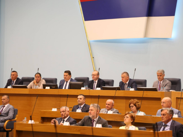 Burna rasprava u NSRS: Stevandić prijeti ostavkom, oduzima riječ Vukanoviću ...