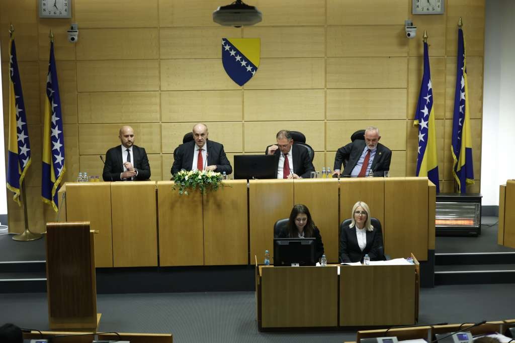 Burne reakcije nakon izbora rukovodstva Doma naroda