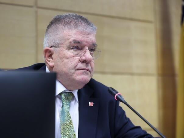 Burno na početku: Zatražena smjena Miokovića