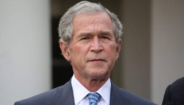 S nevjericom i zgražanjem gledam scene haosa u sjedištu Vlade