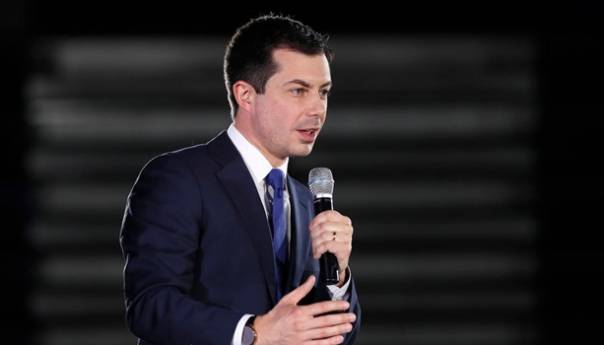 Buttigieg tijesno pobijedio na demokratskim predizborima u Iowi