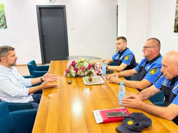 Bužim i policija jačaju saradnju pred "Slobodarske dane": Sigurnost građana u fokusu