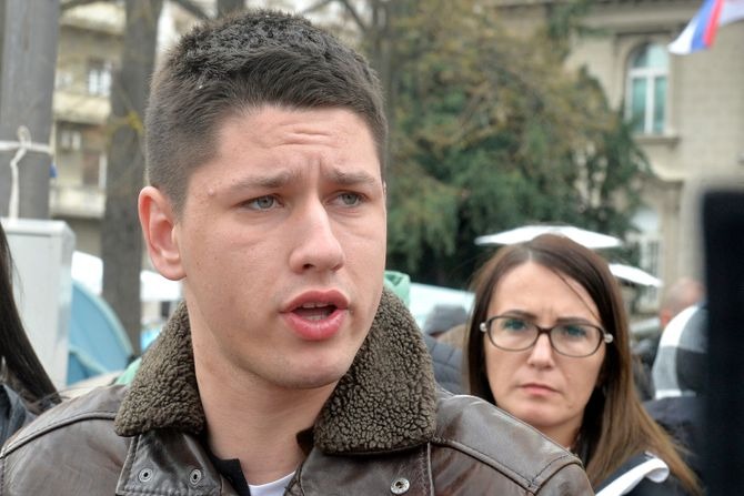 'Ćaci' izazvao incident u Delegaciji EU u Beogradu: Upao tražeći sastanak s Martom Kos