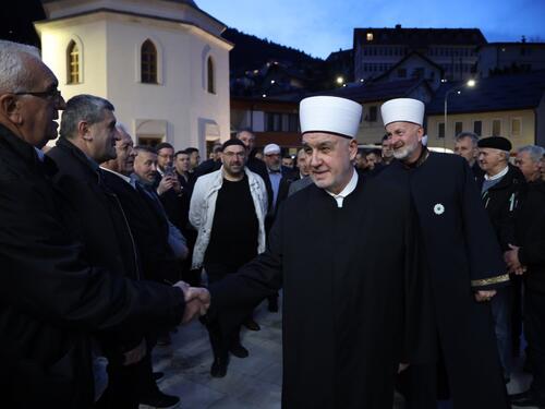 Čajniče: Klanjana prva teravija u Sinan-begovoj džamiji nakon 32 godine