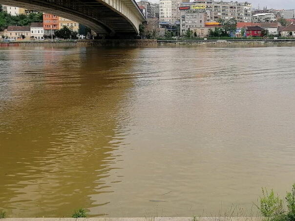 Čamac poslije godinu dana izvučen iz Save – unutar njega nađene ljudske kosti?