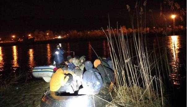 Čamac s 15 migranata zaustavljen na Drini