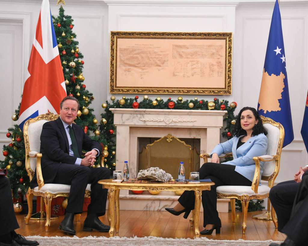 Cameron: Velika Britanija će pomoći Kosovu da ga priznaju i druge zemlje
