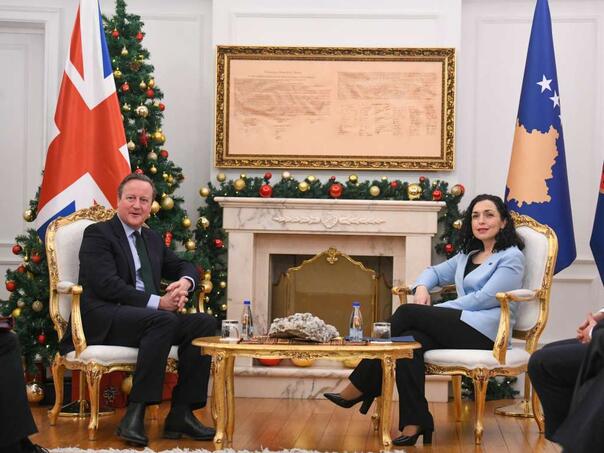 Cameron: Velika Britanija će pomoći Kosovu da ga priznaju i druge zemlje