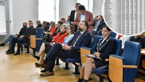 Čampara jedini nije uzeo zastupničke paušale