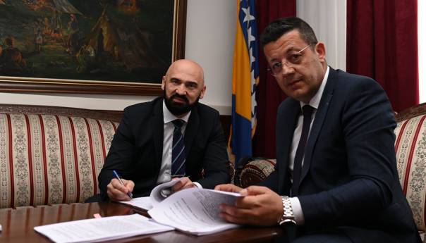 Čampara predao dužnost ministru Isaku