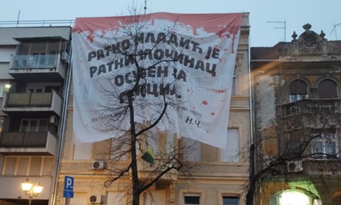 Na zgradi LSV-a: Mladić je  zločinac osuđen za genocid