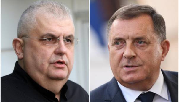 Čanak: Vučić će sam da se distancira od Dodika