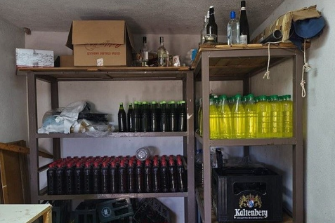 Carinici u Hrvatskoj zaplijenili čak 226 litara ilegalne rakije