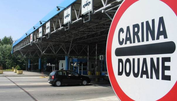 Za novac propuštao vozila s aromom za nargilu, oštetio državu za 608.000 KM