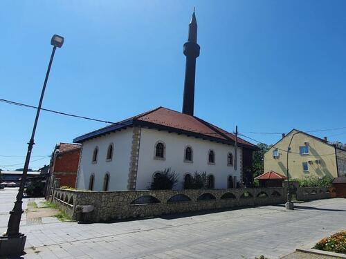 Čaršijska džamija u centru Bosanske Dubice krajem jula otvara vrata vjernicima