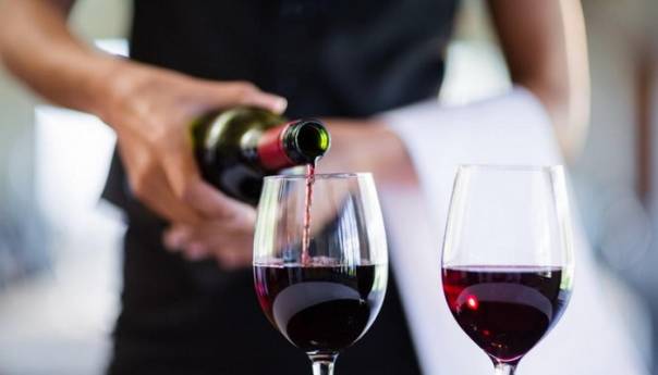 Čaša vina protiv holesterola