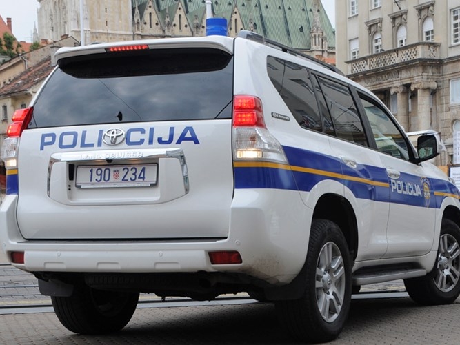 Časna sestra izbodena nožem ispred samostana u Zagrebu