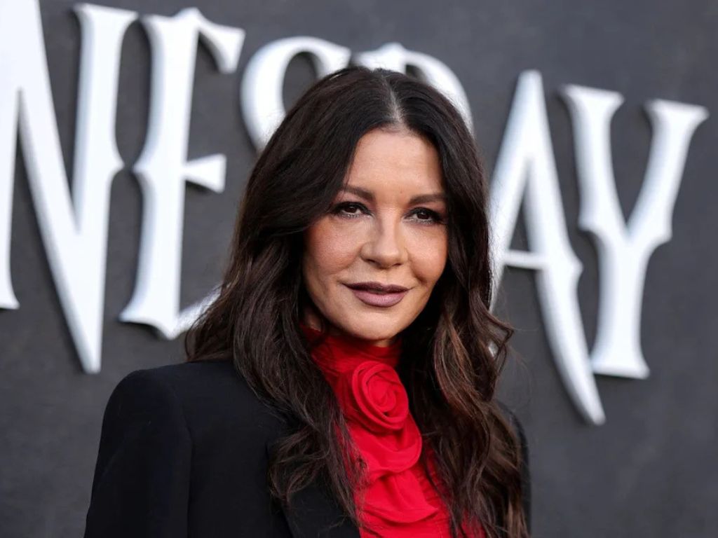 Catherine Zeta-Jones prvi put koristi svoj prirodni naglasak u novoj seriji